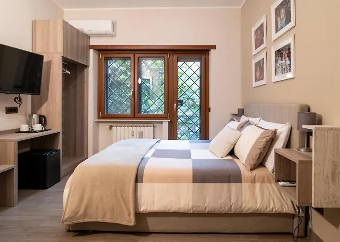 Caffarella Vacanze בית הארחה 4*